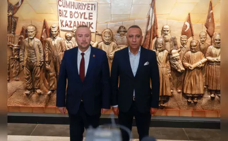 Başkan Yalım, İnşaat Mühendisi Muhammet Gür’ü Uşak Belediyesi’ne Katıyor