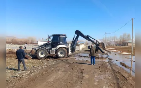 Van Büyükşehir Belediyesi Yol Bakım ve Onarım Çalışmalarına Devam Ediyor
