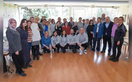 Başkan Ahmet Ataç, Down Sendromlu Bireylerle Gökkuşağı Kafe’de Buluştu