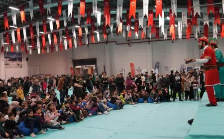 Elazığ Belediyesi Ramazan Etkinlikleri'nde Tiyatro Gösterisi