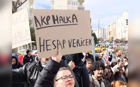 Anadolu Üniversitesi Öğrencilerinden Halkın İradesine Sahip Çıkma Yürüyüşü