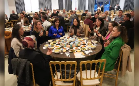 Tepebaşı Belediyesi Muhtarları İftar Programında Bir Araya Getirdi