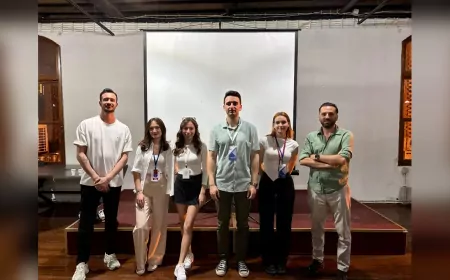 Üniversiteli Gençler Film Analizi İçin Buluştu: "Christiane F." Tartışıldı