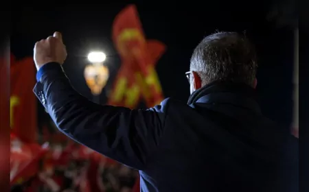 Başkan Tugay: “Bugün Meydanda Olmayan Herkesi Yarın Buraya Çağırıyorum”