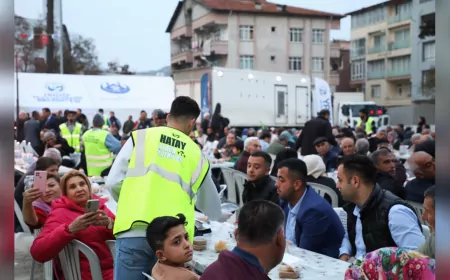 Başkan Öntürk, Yayladağlılarla İftar Sofrasında Bir Araya Geldi