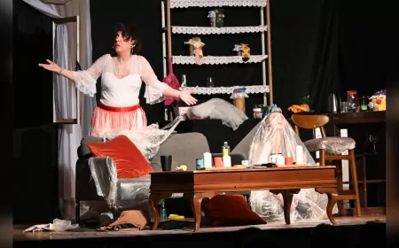 ‘Plastik Aşklar’ Oyunu Yalovalılar İçin ‘Perde’ Dedi