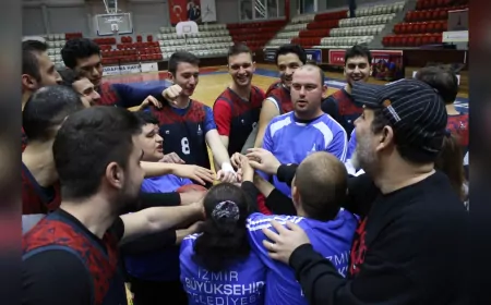 İzmir Büyükşehir Belediyesi’nden Özel Gereksinimli Bireylere Ücretsiz Basketbol Kursu