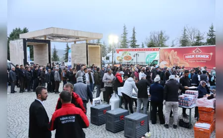 Büyükşehir Ramazan Ruhunu Tüm Şehre Yaydı: Yunusemre Mahallesi’nde İftar Daveti
