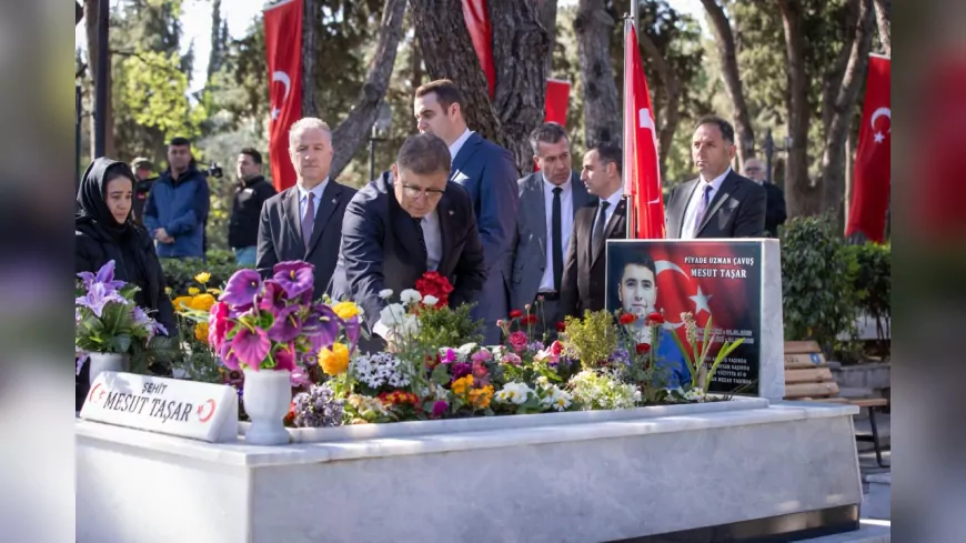 Çanakkale Zaferi’nin 110. Yıl Dönümünde Kadifekale Şehitliği'nde Duygusal Anma Töreni
