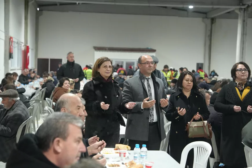 Büyükşehir Belediyesi’nin İftar Sofrası Kırka Mahallesinde Kuruldu