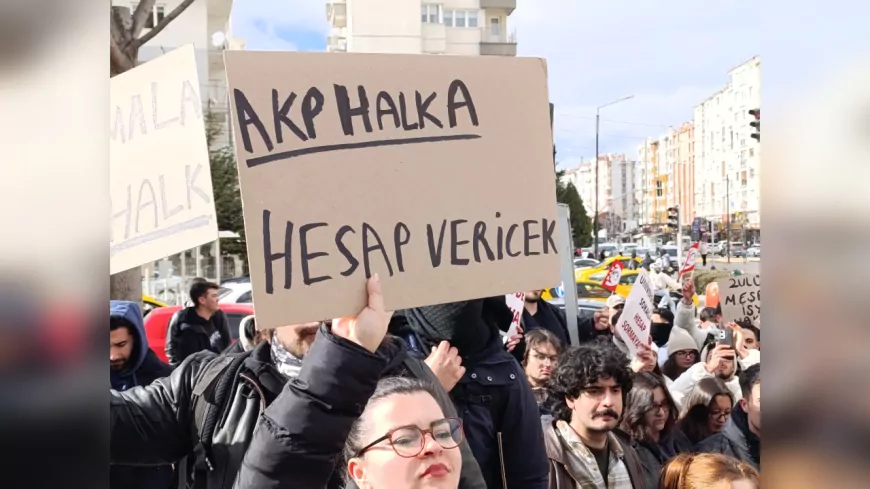 Anadolu Üniversitesi Öğrencilerinden Halkın İradesine Sahip Çıkma Yürüyüşü