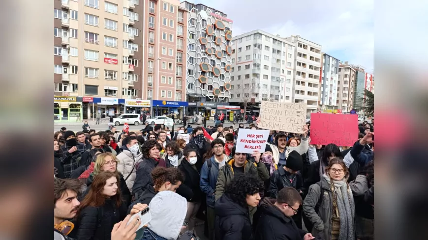 Anadolu Üniversitesi Öğrencilerinden Halkın İradesine Sahip Çıkma Yürüyüşü