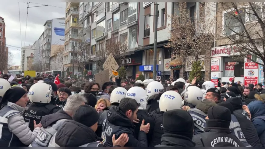 Eskişehir’de Öğrencilerden Gözaltı Protestosu: Polisle Gergin Anlar Yaşandı