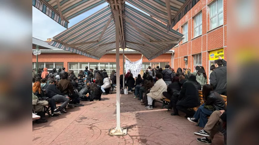 Anadolu Üniversitesi’nde Öğrencilerden Ders Boykotu: Polis Varsa, Ders Yok!