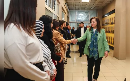 Başkan Burcu Köksal, Belediye Personeliyle Bayramlaştı