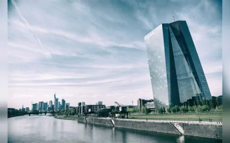 Analistler, ECB'nin Faiz Oranlarını Nisan ve Haziran Aylarında Düşüreceğini Öngörüyor