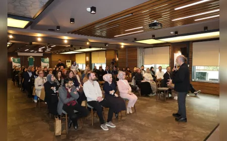 Tarık Tufan Kocaeli’de Kitapların Gücünü Anlattı: “Dijitalleşmeye Teslim Olmamalıyız”