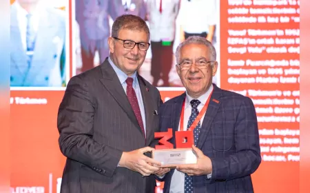 Marble İzmir’den 30. Yıla Vefa: İlk Günden Bu Yana Katılan Firmalara Plaket