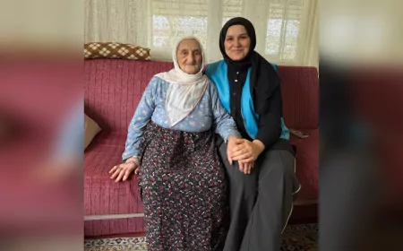 Sakarya'nın 105 Yaşındaki Çınarı Afitap Karakullukçuoğlu'na Büyükşehir Belediyesi Vefa Ziyareti