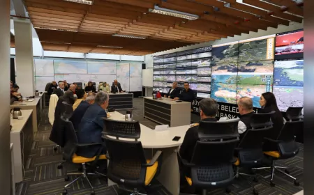 Bursa Büyükşehir Belediyesi AKOM’da Muhtarlarla Afet İşbirliği Toplantısı Düzenledi