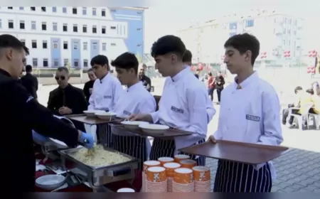 Elazığ’da Turizm Haftası Coşkusu: Makarna Festivali ve Konser Renkli Görüntülere Sahne Oldu