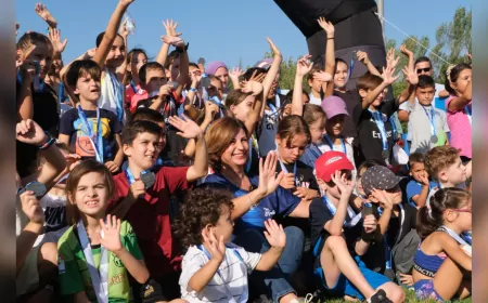 Başkan Ayşe Ünlüce: “23 Nisan Aydınlık Günlerin Habercisidir”