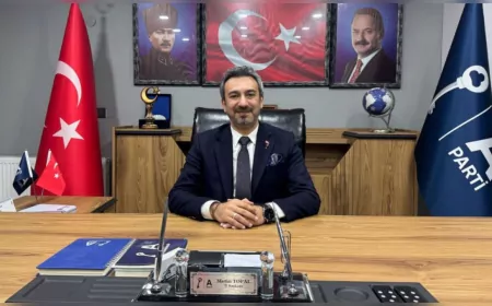 İl Başkanı Metin Topal: “Türkiye'nin Geleceği Çocukların Ellerinde, Meclisin Ruhu Onların Gözlerinde”