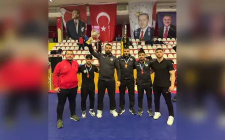 Sakarya Büyükşehir’in Güreşçileri Sivas’ta Türkiye Şampiyonu Oldu