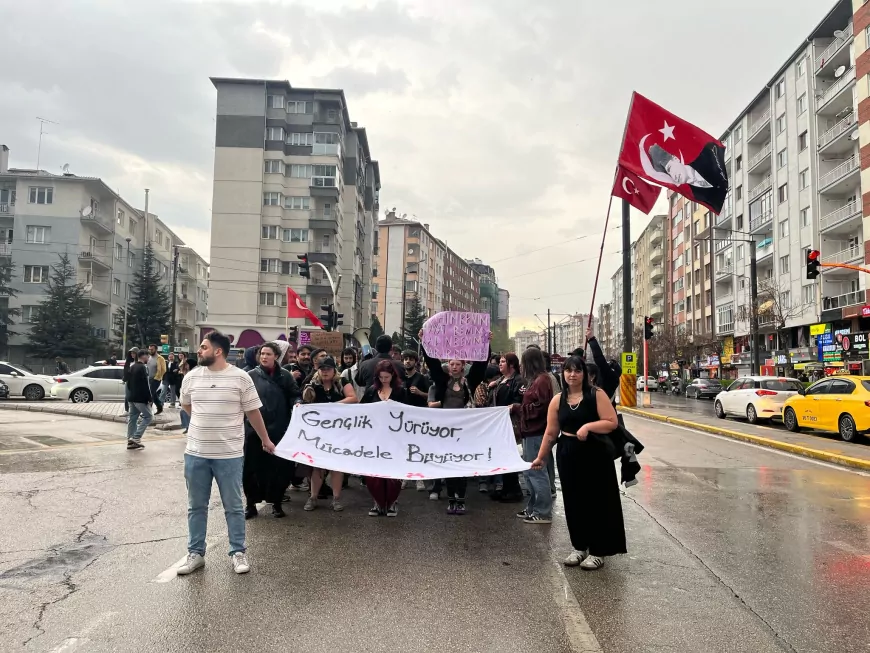 Üniversite Öğrencilerinden Yürüyüş: Ablukayı Hep Birlikte Dağıtacağız