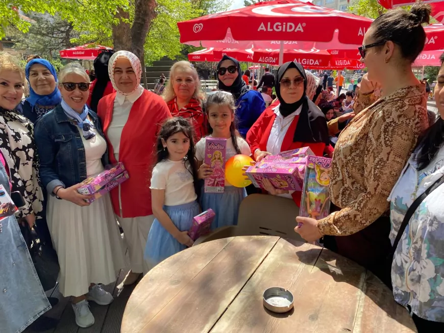 AK Parti Eskişehir Kadın Kolları'ndan 23 Nisan’da 250 Çocuğa Oyuncak Hediyesi