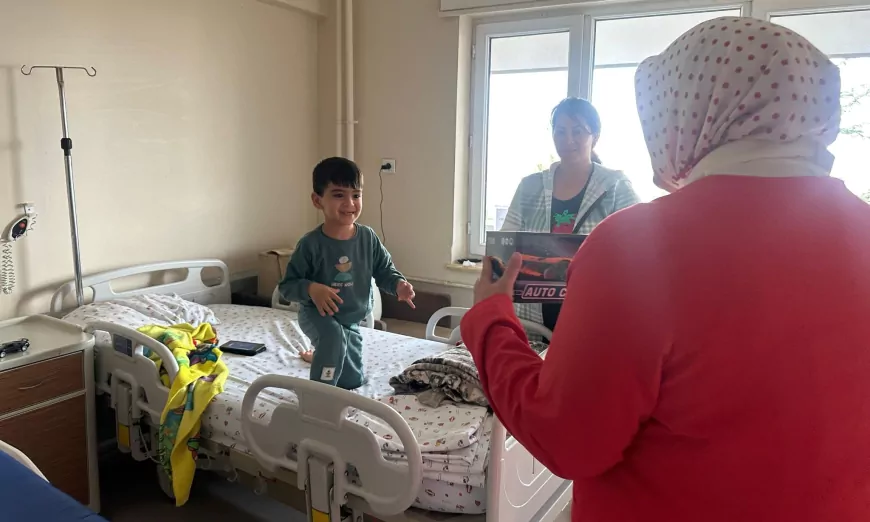 AK Parti Eskişehir Kadın Kolları’ndan Hastanede Yatan Çocuklara Moral Ziyareti