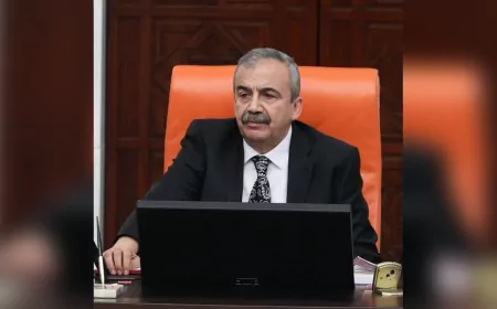 TBMM Başkanvekili Sırrı Süreyya Önder Hayatını Kaybetti
