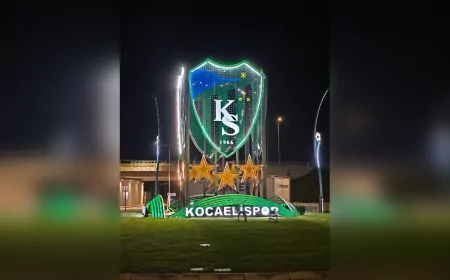 Kocaelispor’un Arması Stat Kavşağında Işıl Işıl