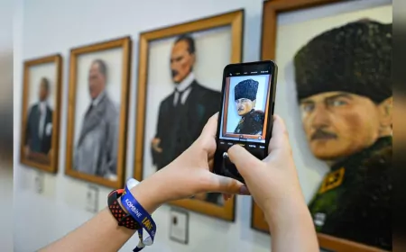 İzmir’de Sanat ve Antika Fuarına Yoğun İlgi: 8 Binden Fazla Eser Sanatseverlerle Buluştu