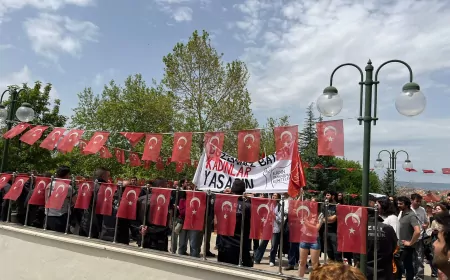 Anadolu Üniversitesi’nde Düzeniniz Batsın, Kadınlar Yaşasın Pankartının Asılmasına İzin Verilmedi