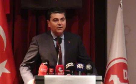 Gültekin Uysal’dan Eskişehir’de Sert Mesajlar: Türkiye Bir Fetret Devri’nden Geçiyor