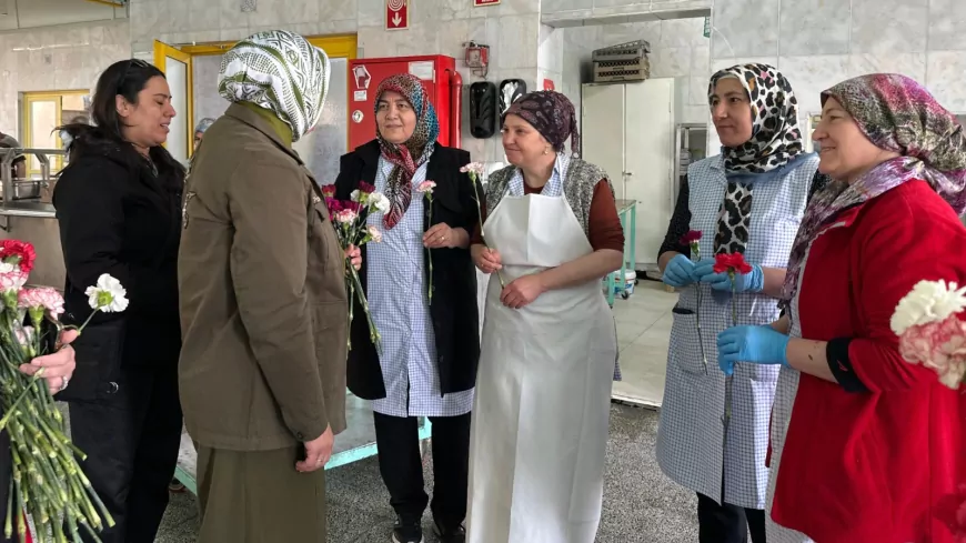 AK Parti Eskişehir Kadın Kollarından 1 Mayıs’ta Anlamlı Ziyaret