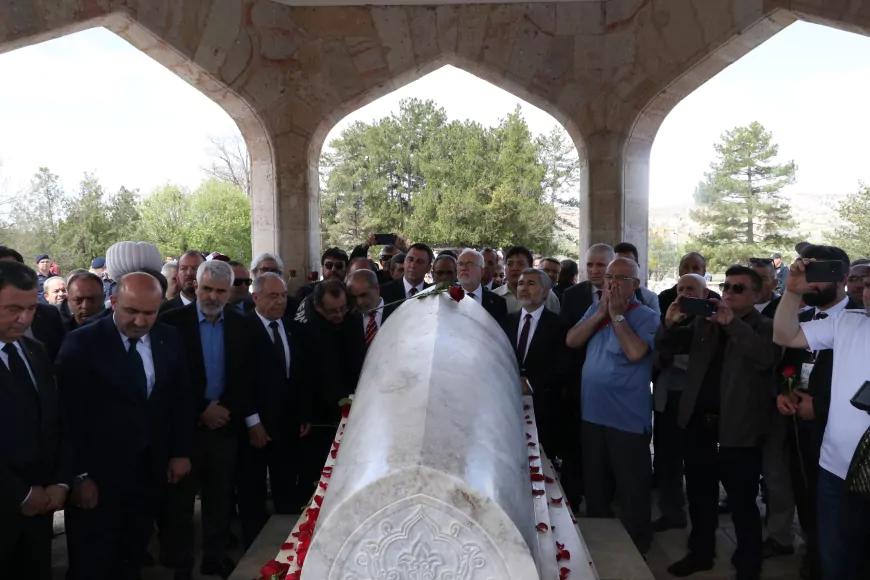 Yunus Emre, Vefatının 704. Yılında Eskişehir'deki Kabri Başında Anıldı