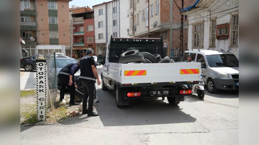 Çorum Belediyesi Zabıtasından Otopark Etrafındaki Engellere Müdahale