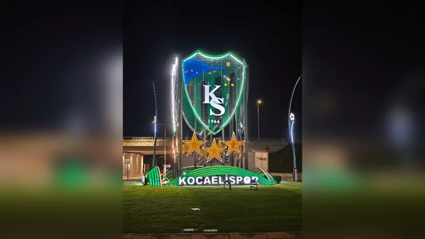 Kocaelispor’un Arması Stat Kavşağında Işıl Işıl