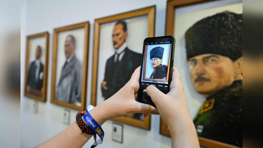 İzmir’de Sanat ve Antika Fuarına Yoğun İlgi: 8 Binden Fazla Eser Sanatseverlerle Buluştu