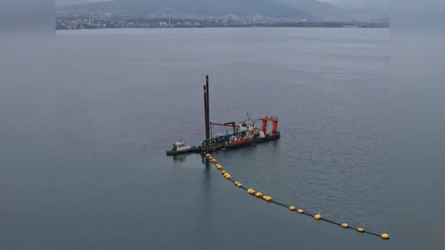 İzmit Körfezi’nde Dev Temizlik Sürüyor: Dip Çamuru Projesi’nde 2. Etap Başladı