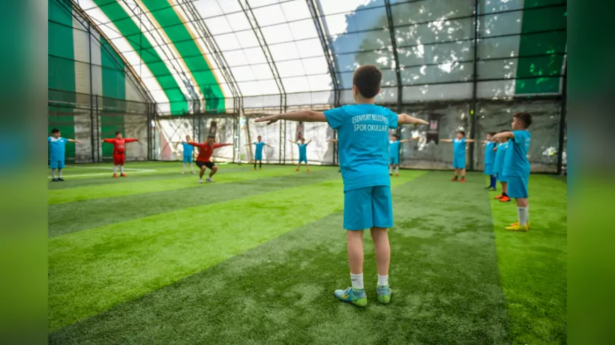 Esenyurt Belediyesi’nden Minik Yıldızlara Büyük Destek: Geleceğin Futbolcuları Yetişiyor
