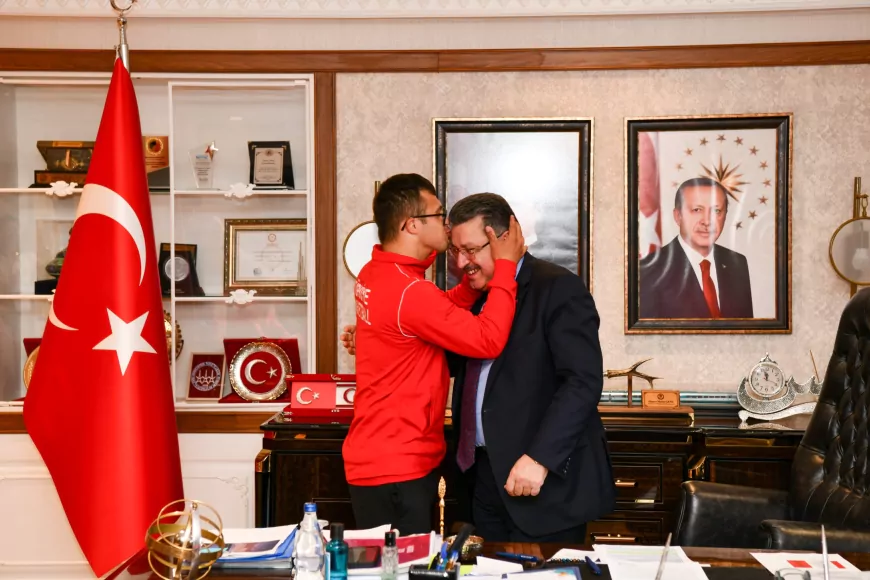 Başkan Genç’ten Down Sendromlu Milli Takıma Moral Ziyareti