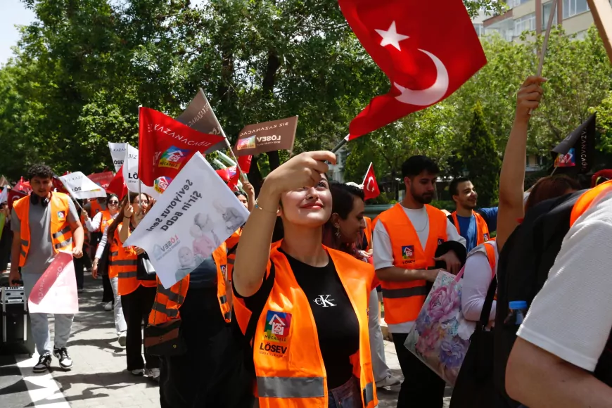 Gençler LÖSEV ile Geleceğe Umutla Yürüdü