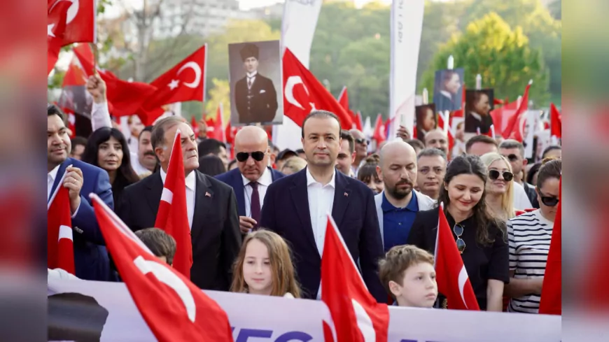 Dolmabahçe’den Beşiktaş’a Özgürlük Yürüyüşü: 19 Mayıs’ta On Binler İmamoğlu İçin Yürüdü
