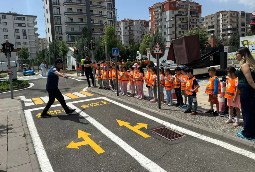 Diyarbakır’da 5 Günde 1043 Öğrenciye Trafik Eğitimi Verildi