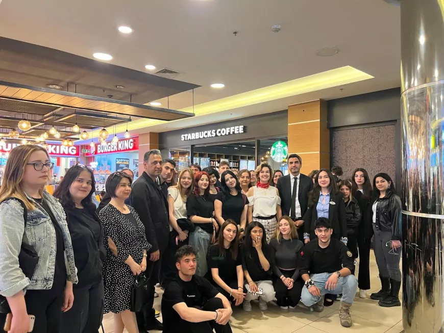 TOKİ Şehit İsmail Tetik Anadolu Lisesinden Sanat Dolu Yıl Sonu Sergisi