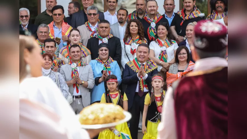 Antalya Sokakları Yörük Göçüyle Şenlendi