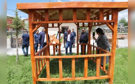 Ardahan Belediyesi’nden Tarihi Camiye Bayram Hediyesi: Kamelya Takdiri Topladı